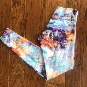 Onzie colorful woodland legging